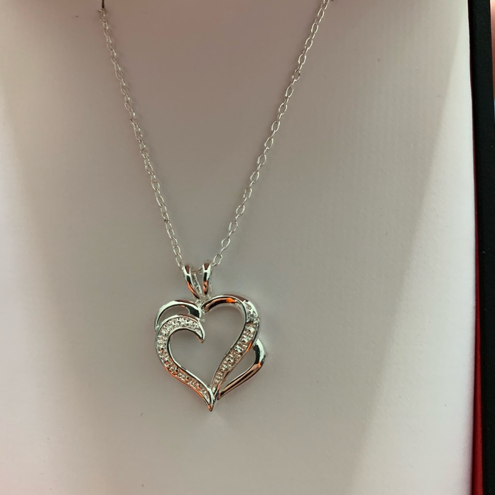 Rogers & Hollands 10K white gold necklace